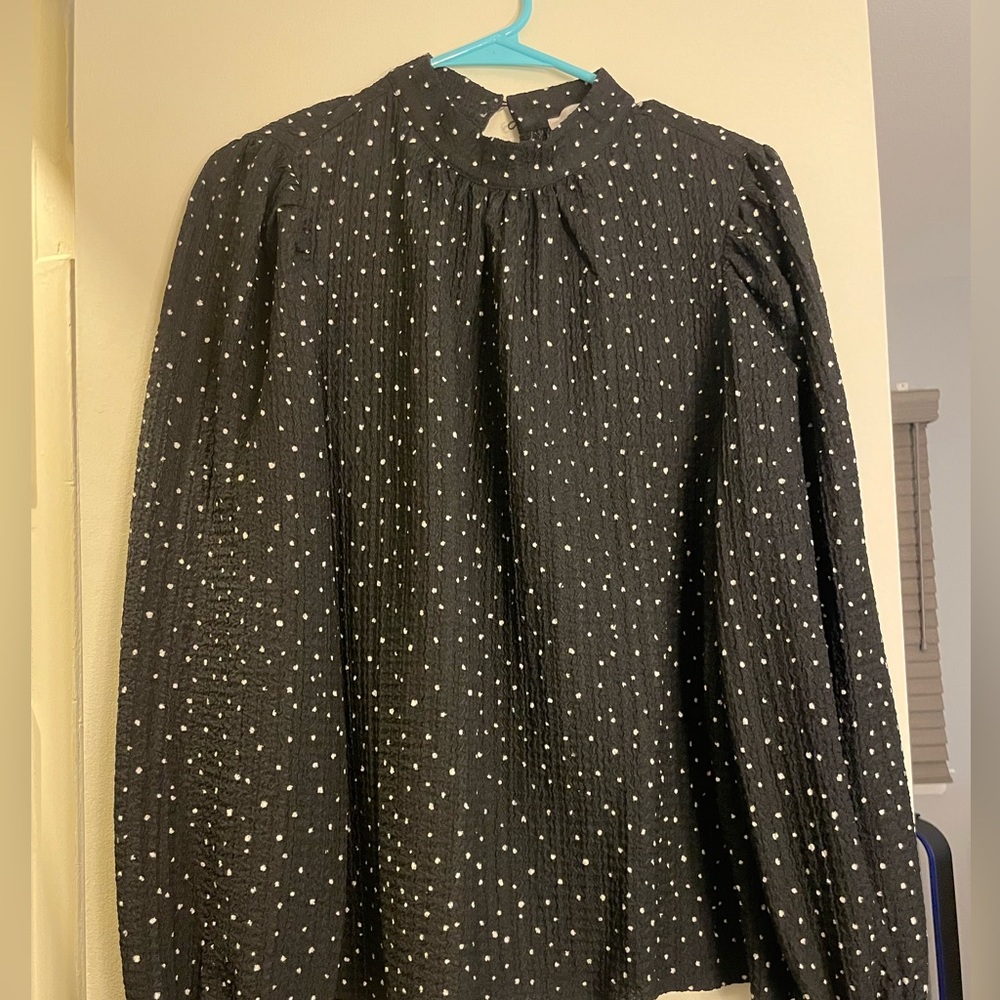 Black shirt white small dot shirt